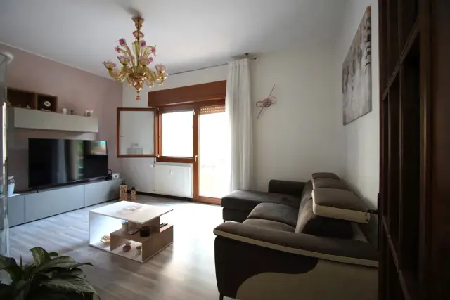 4-room flat in {3}, Via San Donà . - Photo 1