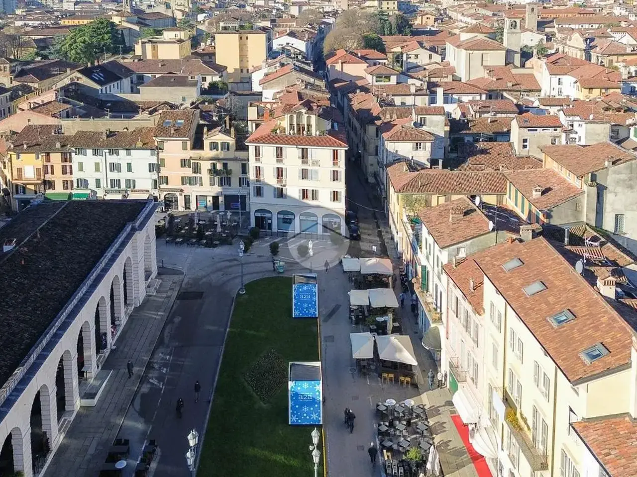 Negozio in Piazzale Arnaldo 10, Brescia, {3} - Foto 2