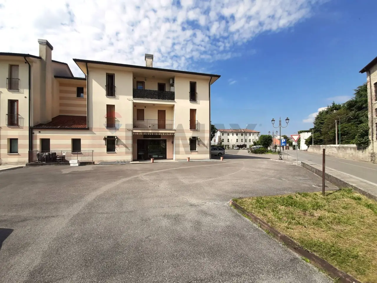 Negozio in Corte della Seta 18, Sernaglia Della Battaglia, {3} - Foto 1