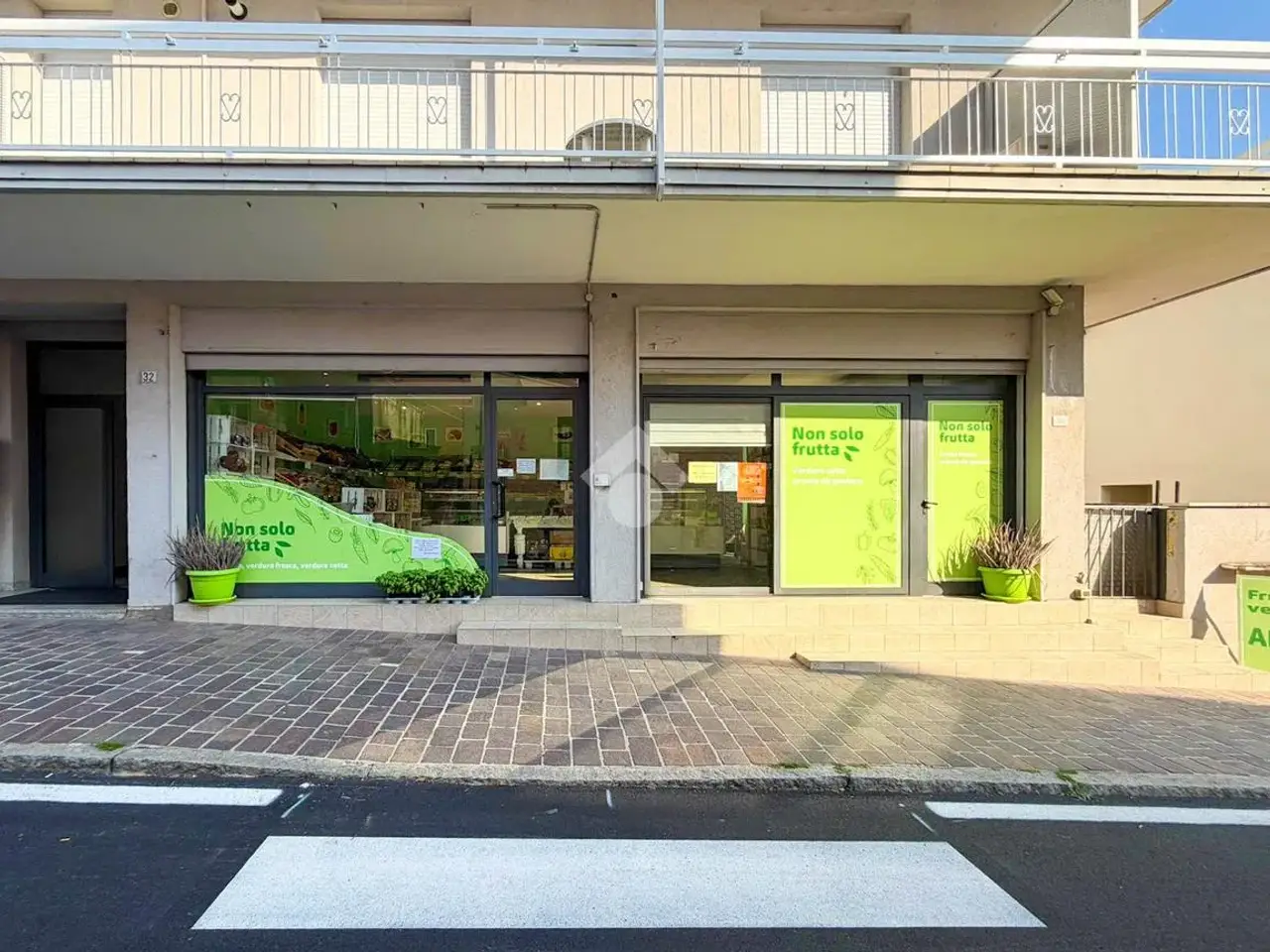Negozio in Via Carlo Alberto 34, Moniga Del Garda, {3} - Foto 1
