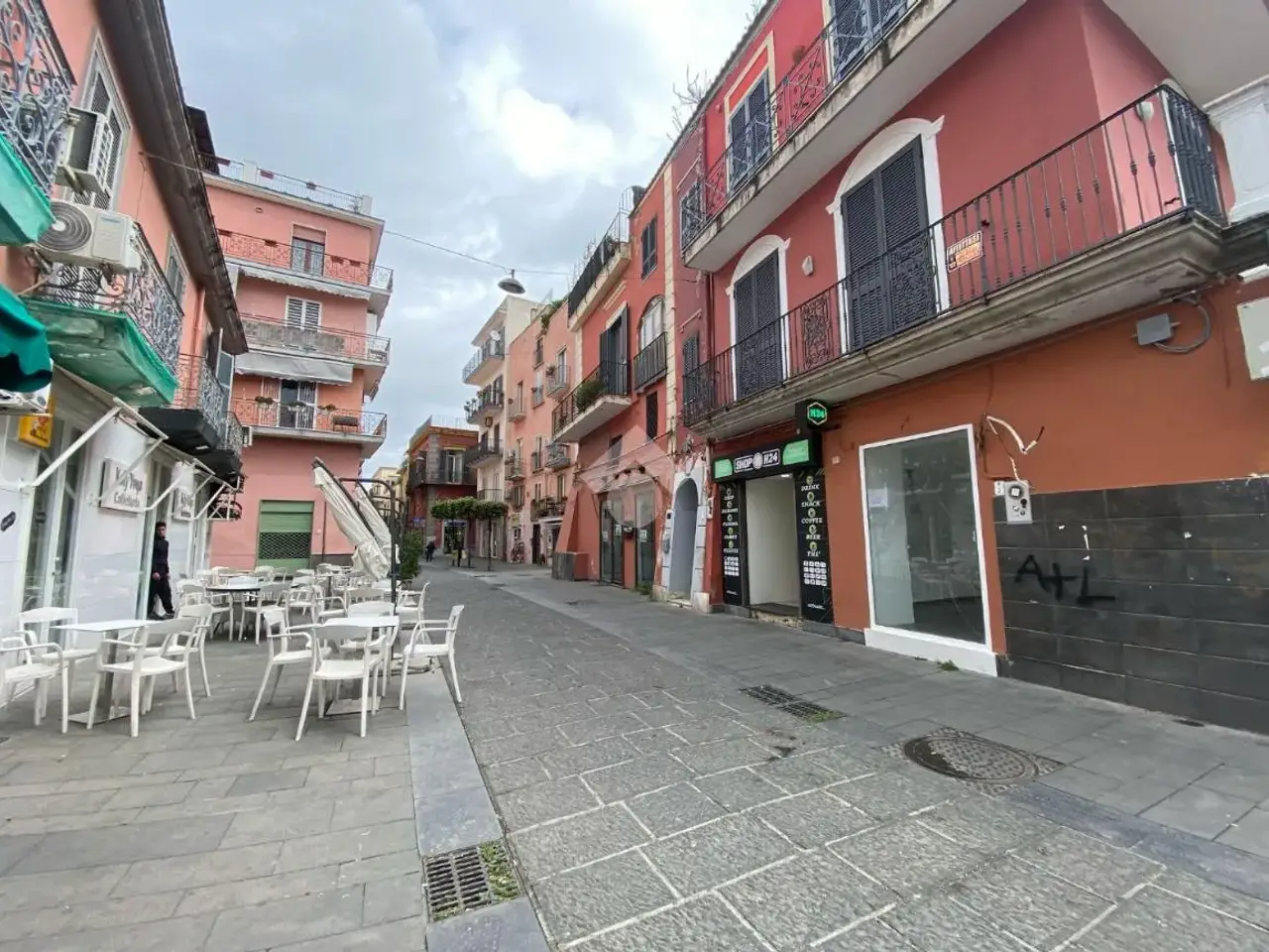 Negozio in Via Cosenza, Pozzuoli, {3} - Foto 2