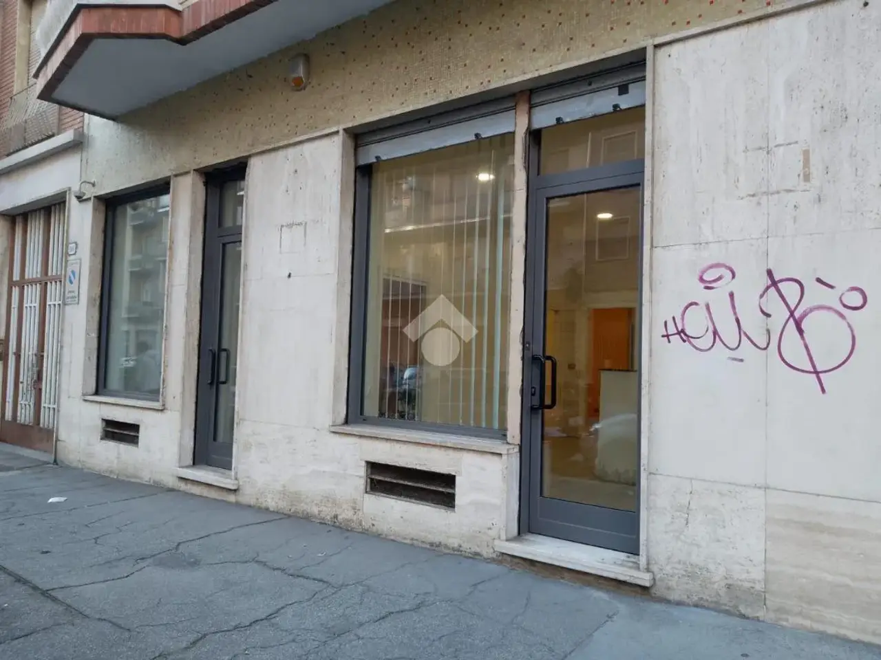 Negozio in Via Duino 193, Torino, {3} - Foto 1