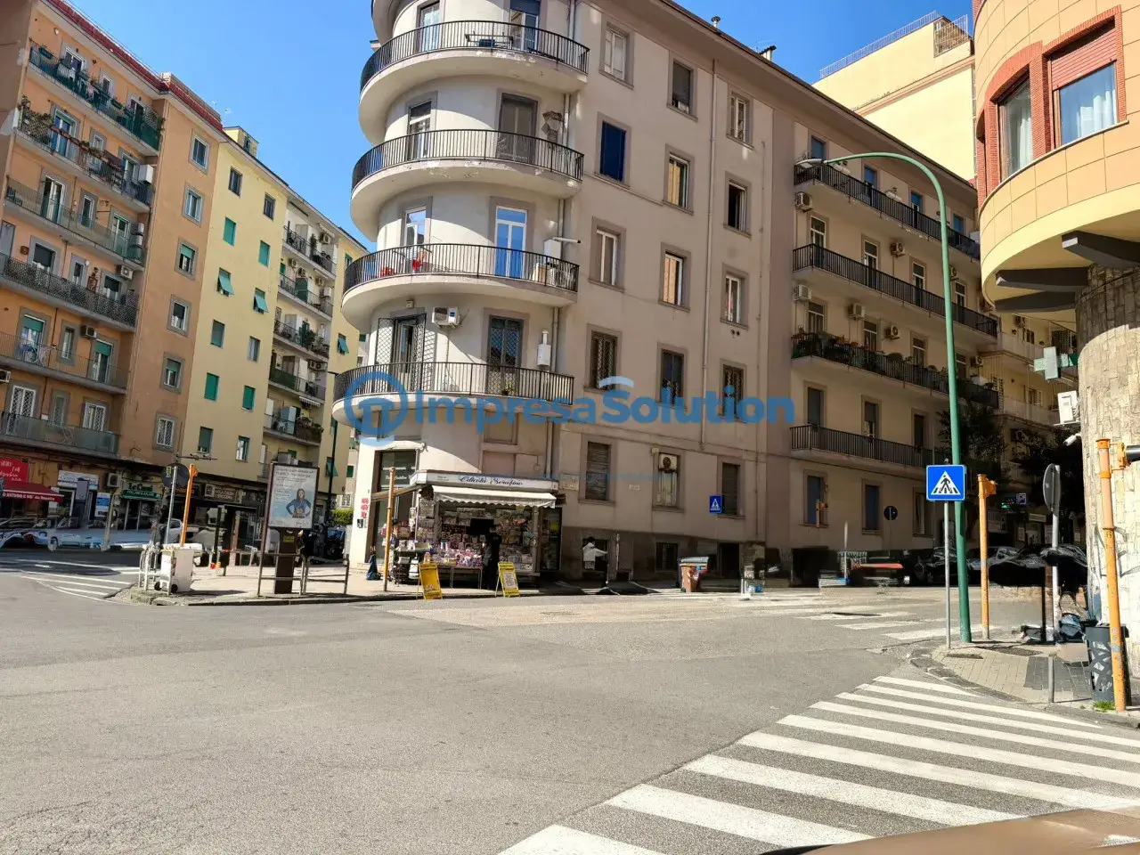 Negozio in Via Maurizio De Vito Piscicelli, Napoli, {3} - Foto 1