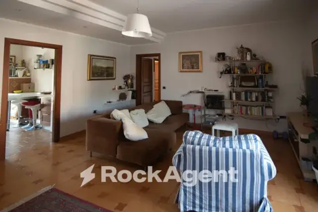 4-room flat in Via J.F.Kennedy 77, Montelabbate - Photo 1