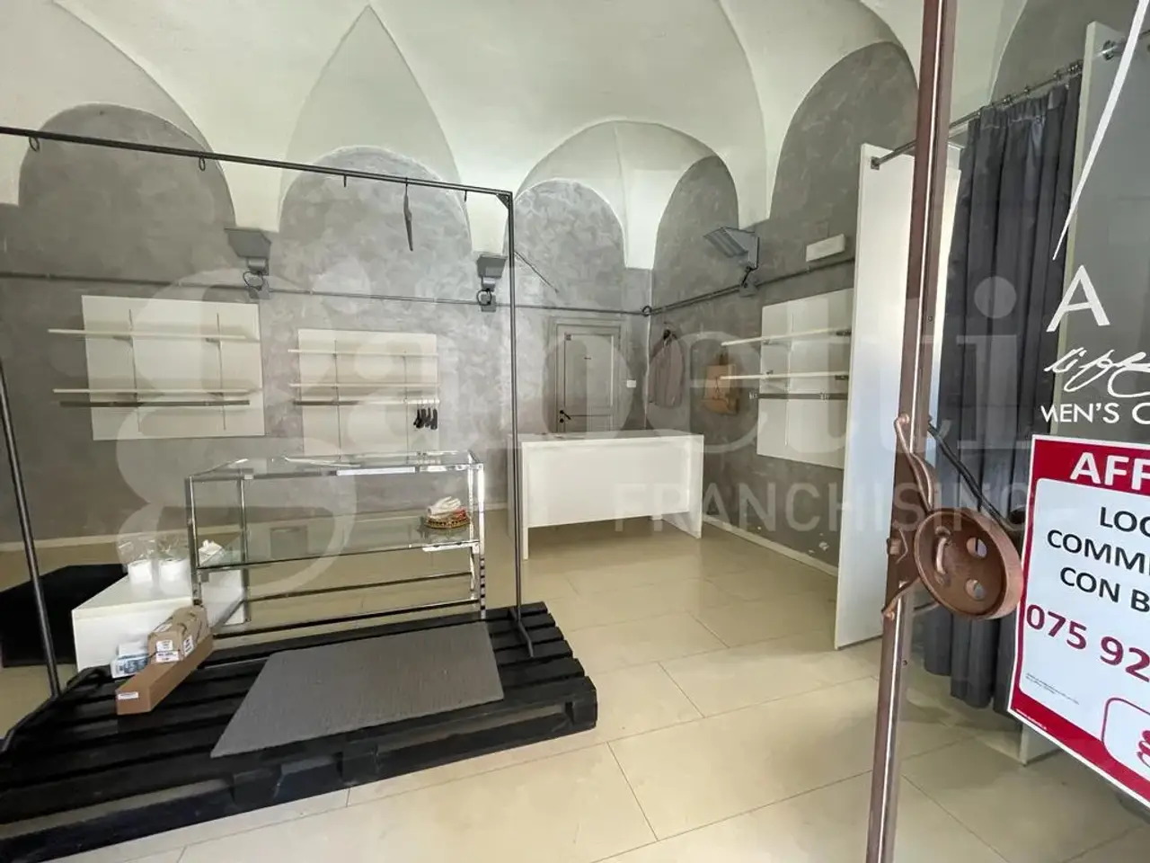 Negozio in Corso Garibaldi  52, Gubbio, {3} - Foto 2