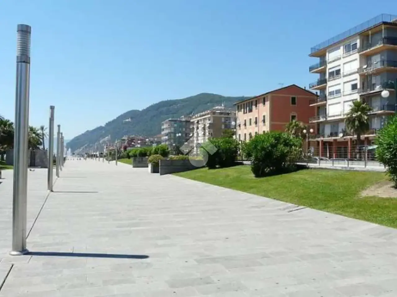 Negozio in Corso Giuseppe Garibaldi, Chiavari, {3} - Foto 2