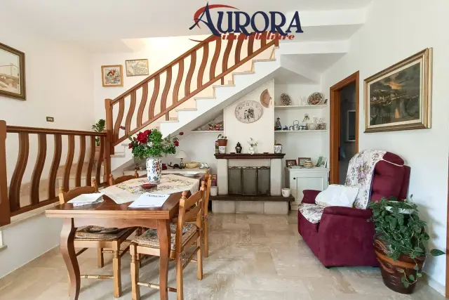 Terraced house, Terracina - Photo 1