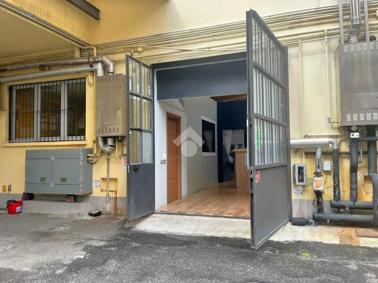 Capannone in Via Bianconi, Milano, {3} - Foto 1