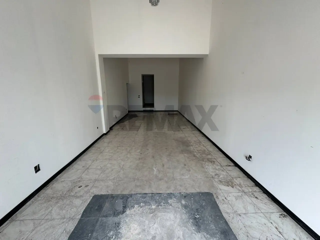 Negozio in Via Brigata Regina 136, Bari, {3} - Foto 2