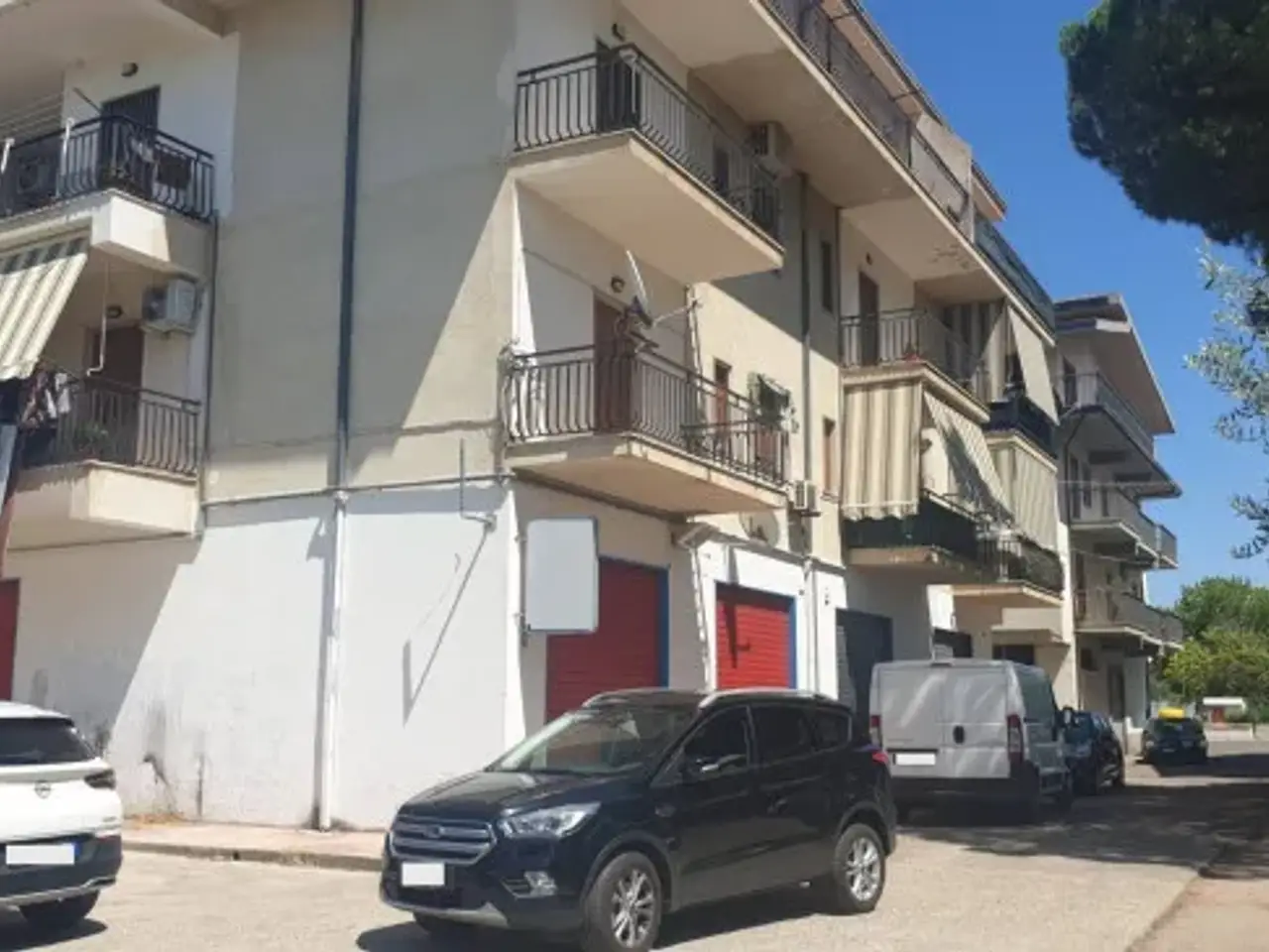Locale commerciale in Corigliano-Rossano - Via della Gioconda, 14, Corigliano-Rossano, {3} - Foto 1