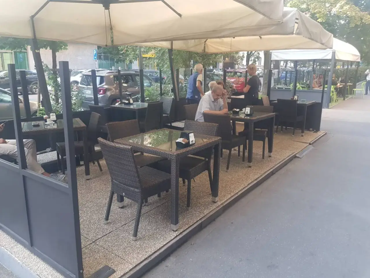 Esercizio commerciale in Via Luisa Battistotti Sassi 8 Milano, Milano, {3} - Foto 1
