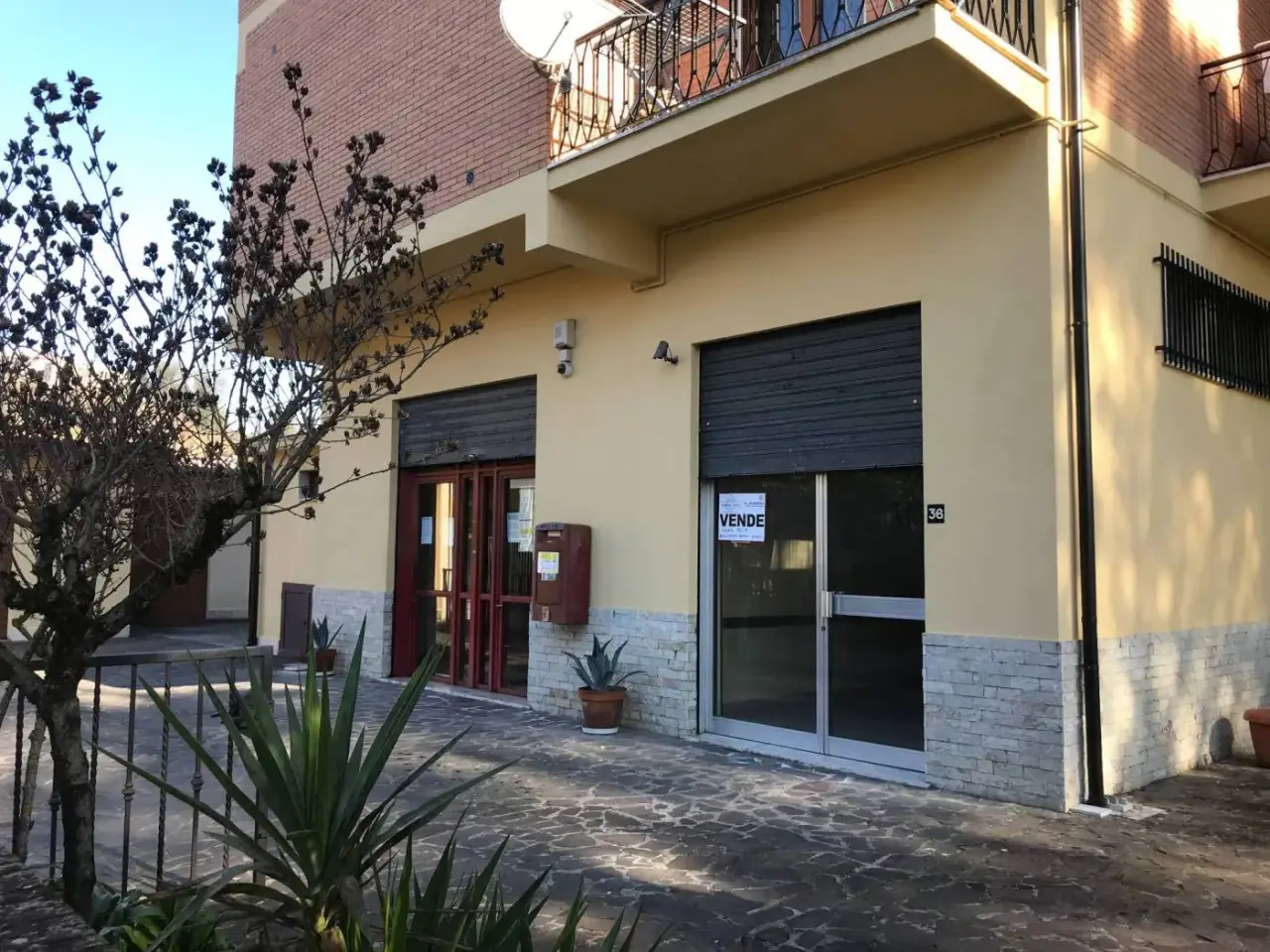 Locale commerciale in Via Campo Sportivo 4, Monte San Giovanni Campano, Frosinone, Monte San Giovanni Campano, {3} - Foto 1