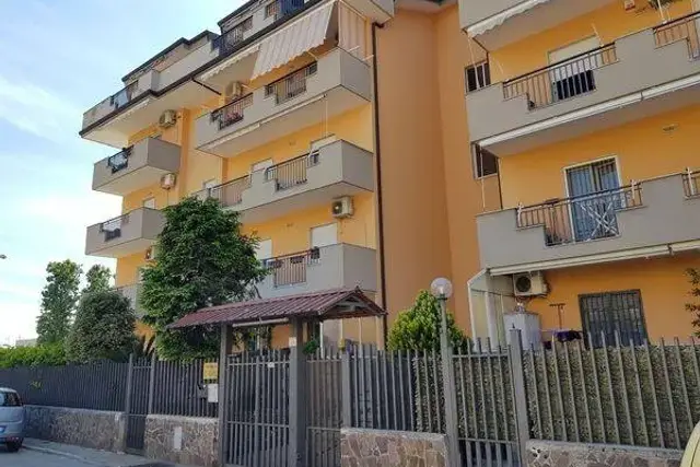 Trilocale in Via Massimo Troisi, San Nicola la Strada - Foto 1