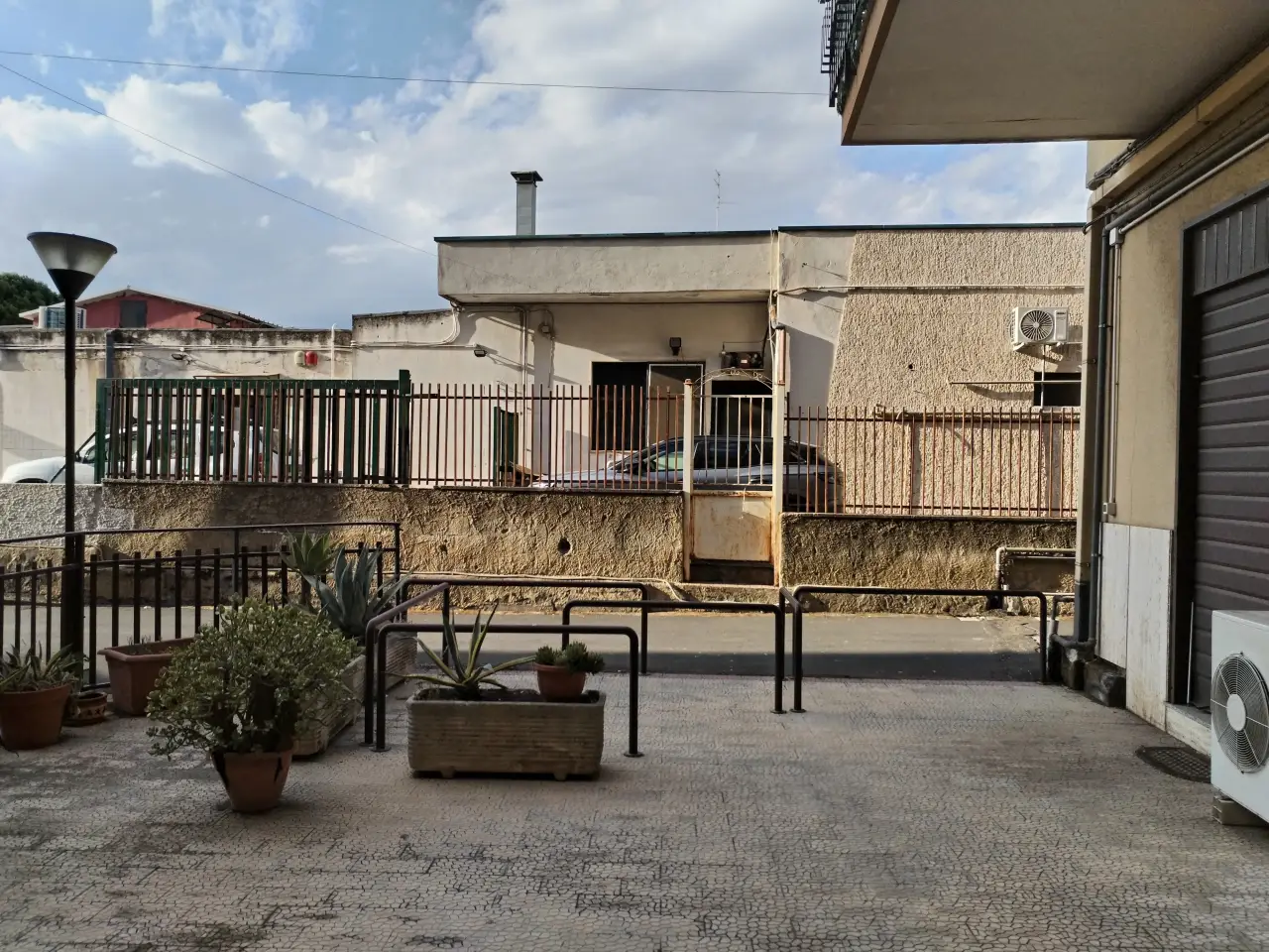 Magazzino in Via della Regione 101, San Giovanni La Punta, {3} - Foto 1