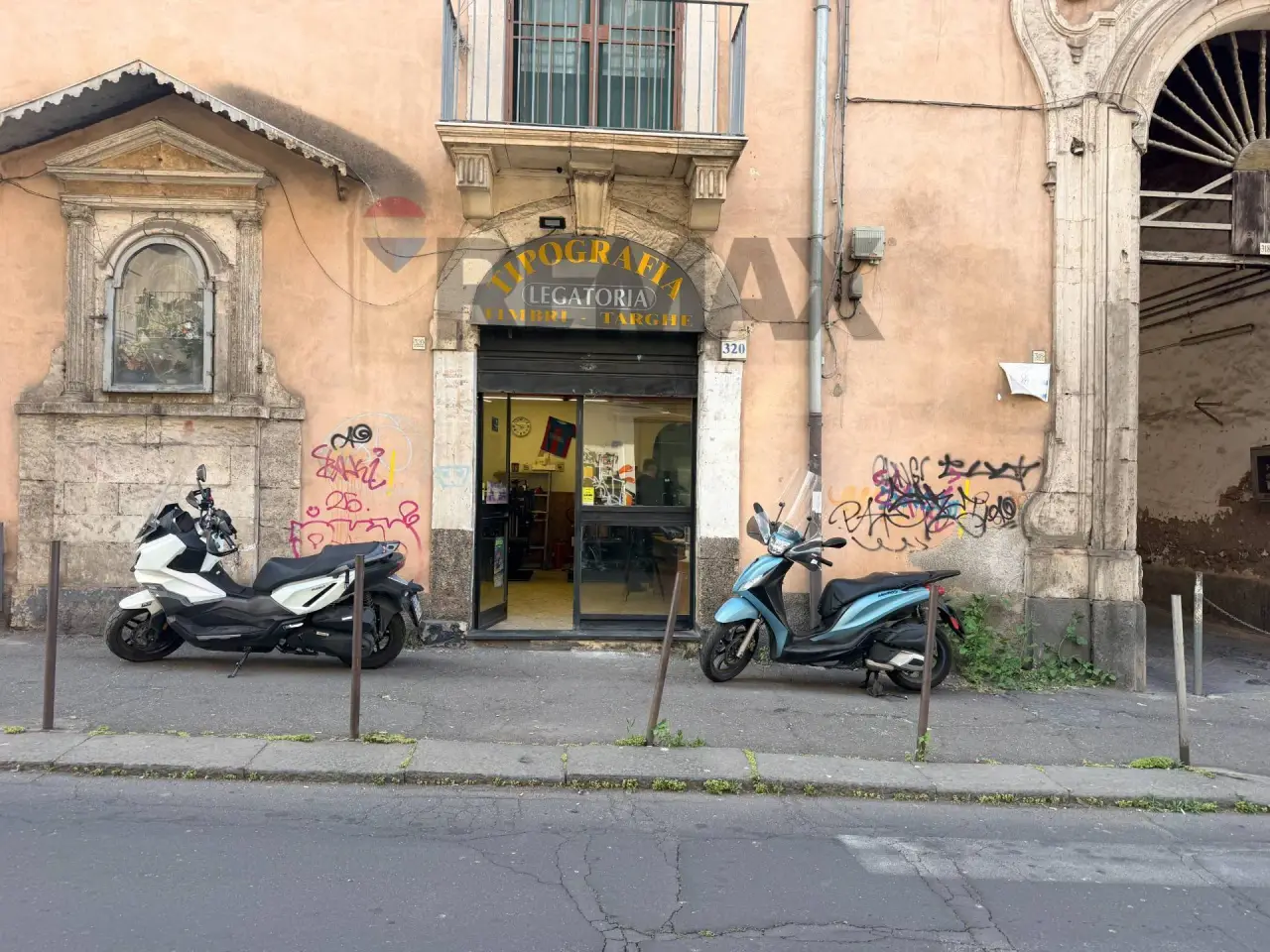 Negozio in Via Vittorio Emanuele 320, Catania, {3} - Foto 2