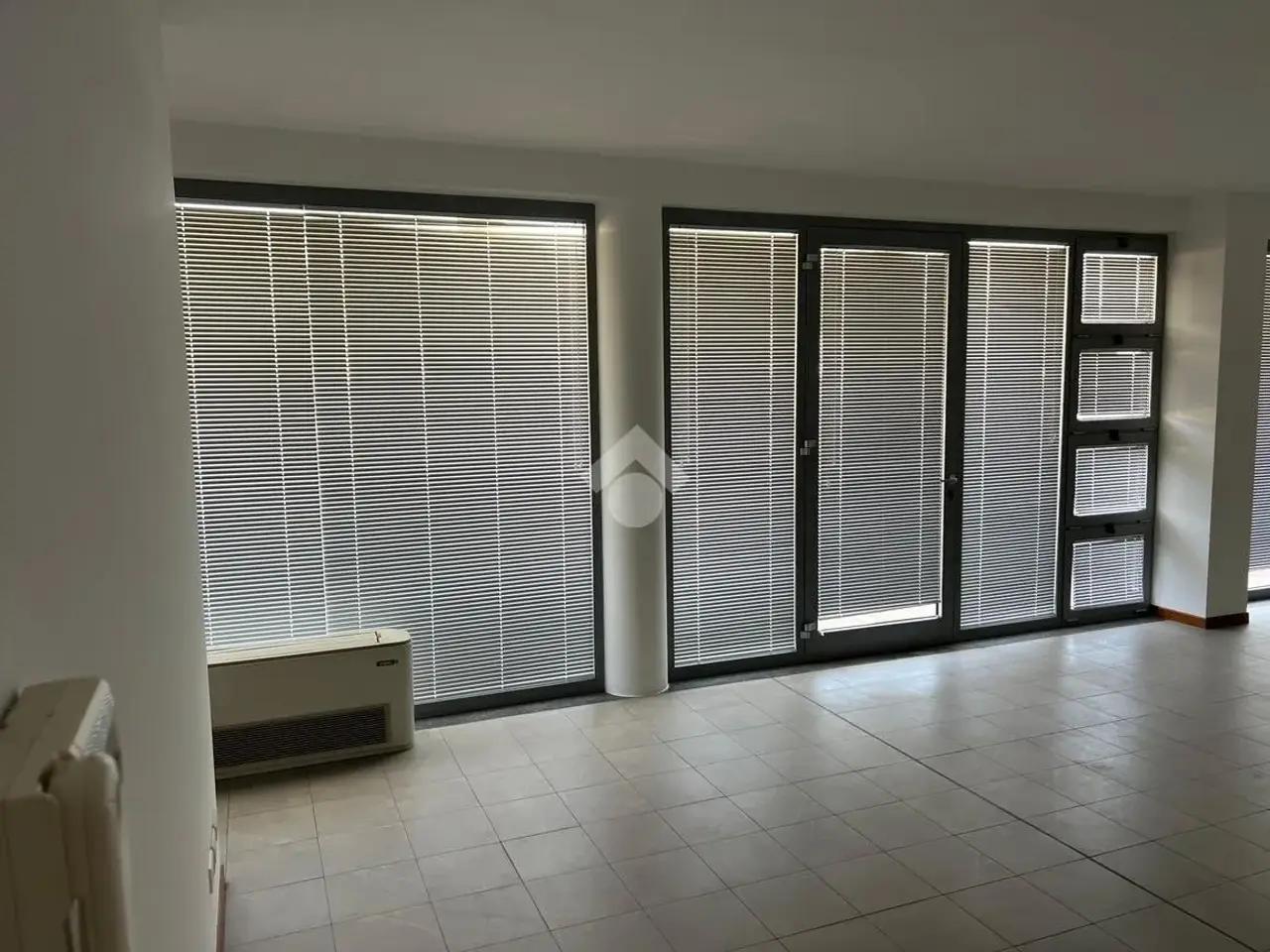 Ufficio in Via Nuova Ponente 13, Carpi, {3} - Foto 2