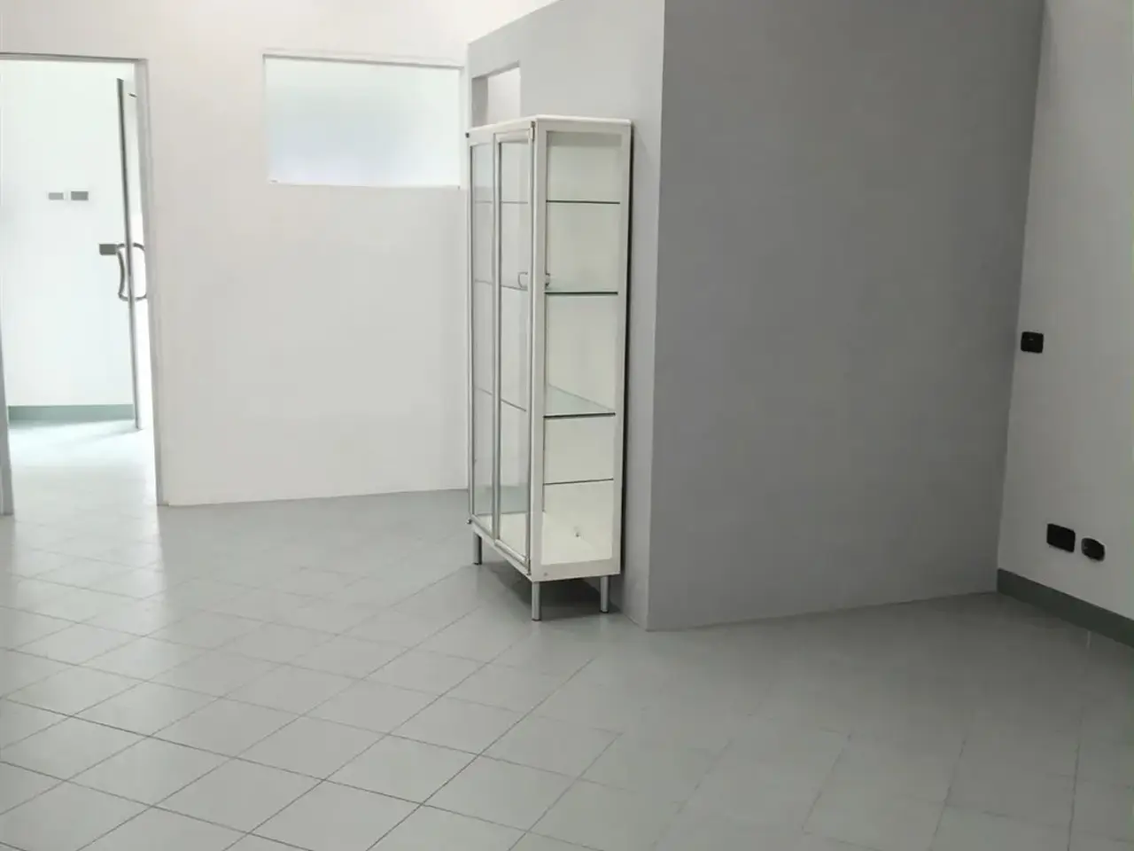 Laboratorio in Corso Bergamo 48, Lecco, {3} - Foto 2