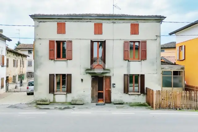 Casa indipendente in Via Cisa 333, Brescello - Foto 1