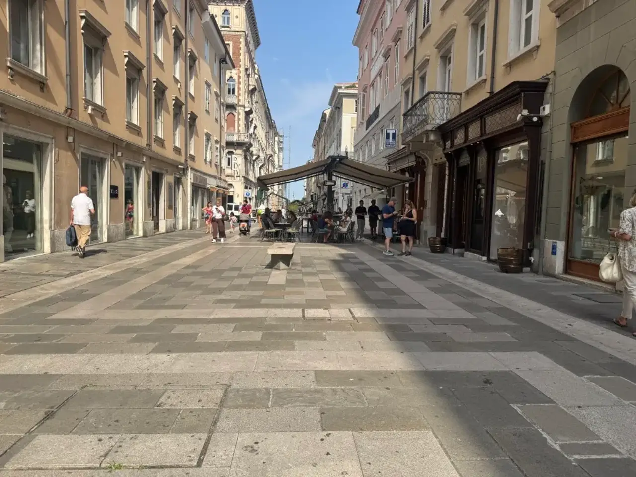 Negozio in Via San Nicolò, Trieste, {3} - Foto 2