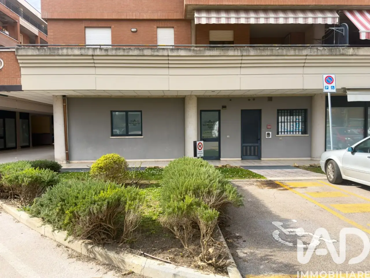 Ufficio in Via San Costanzo 1, Bastia Umbra, {3} - Foto 2