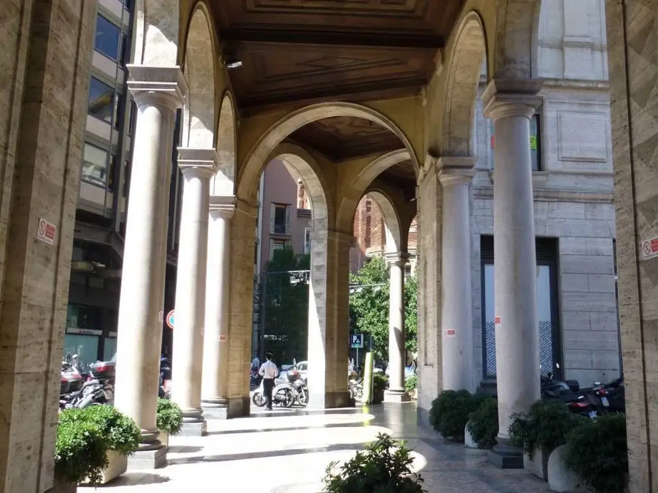 Ufficio in Via degli Omenoni, Milano, {3} - Foto 1