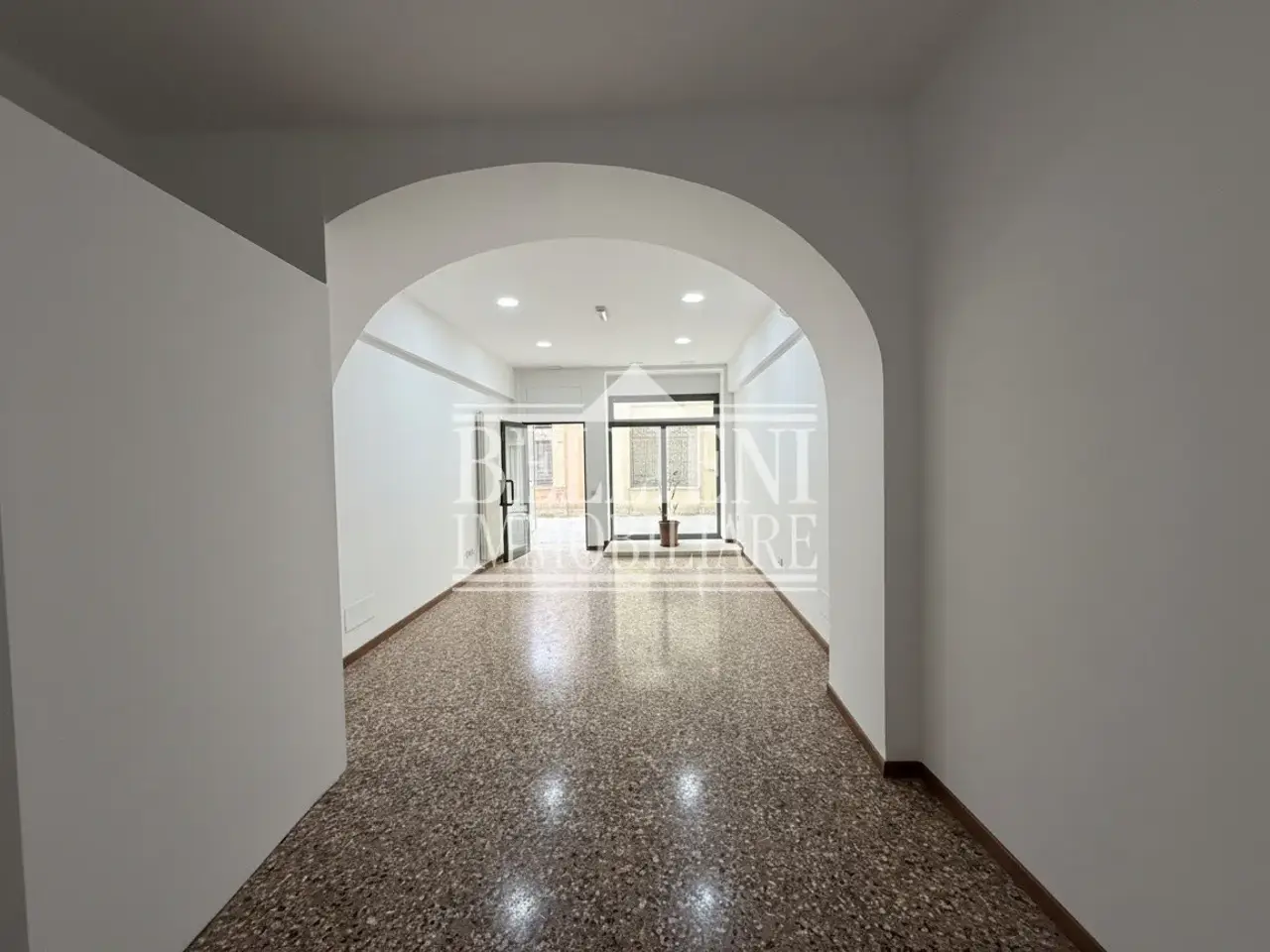 Negozio in Stradella dei Nodari, Vicenza, {3} - Foto 2