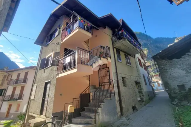 3-room flat in Via Chiesa Betti, Val Masino - Photo 1