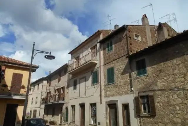 Palazzina commerciale in Via del Poggetto, Villa San Giovanni in Tuscia - Foto 1