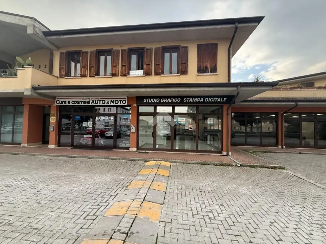 Negozio in Viale Europa 45, Montichiari, {3} - Foto 1