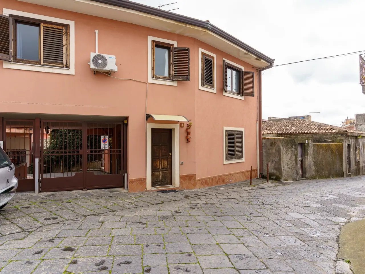 Magazzino in Via Regina Elena 9, Viagrande, {3} - Foto 1