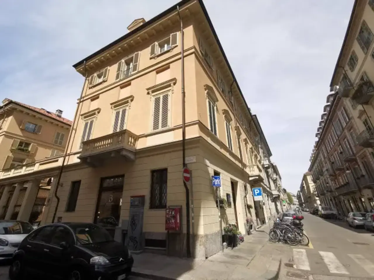 Negozio in Via della Rocca 26, Torino, {3} - Foto 1