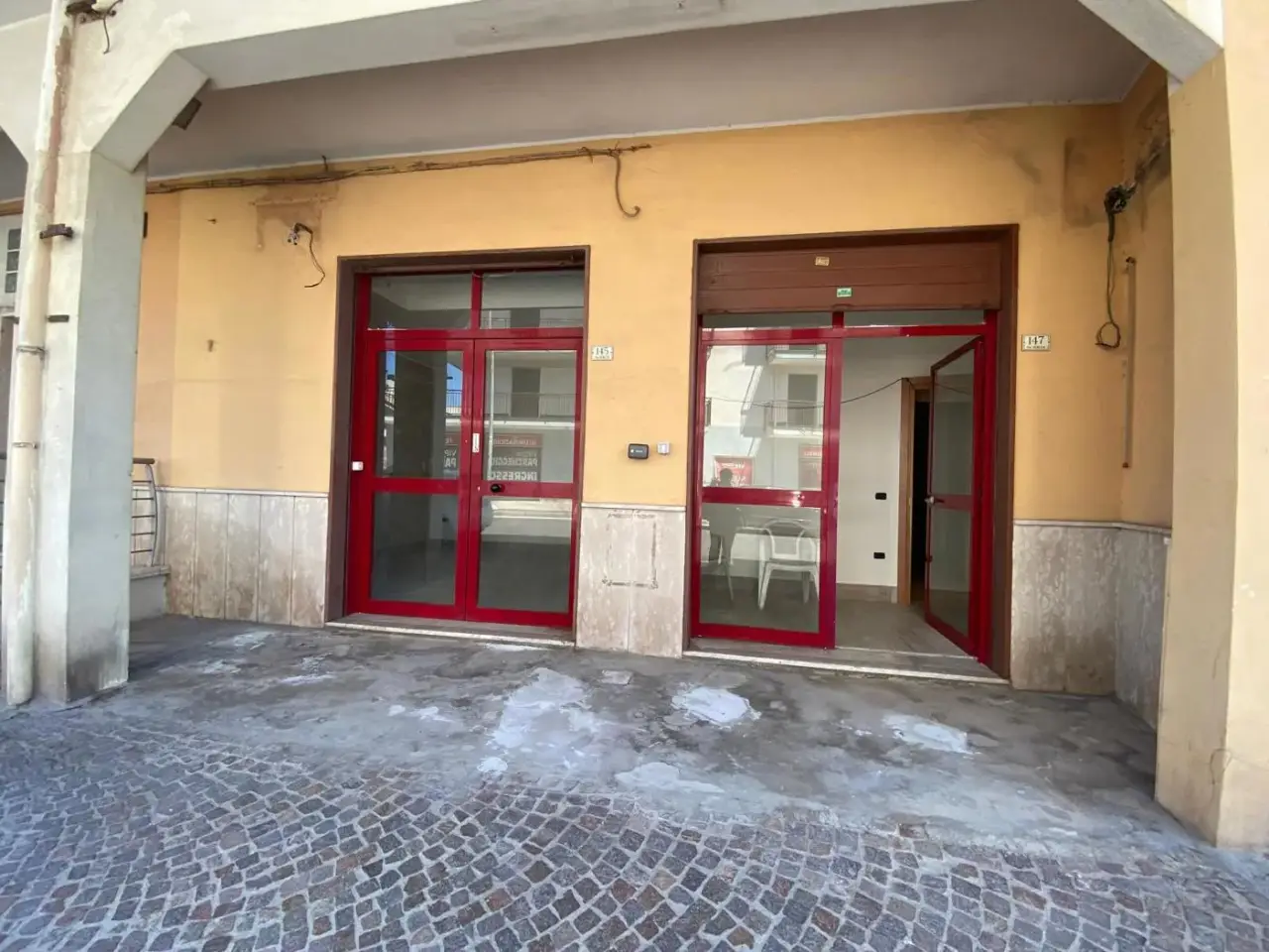 Negozio in Via Venezia, Mondragone, {3} - Foto 2
