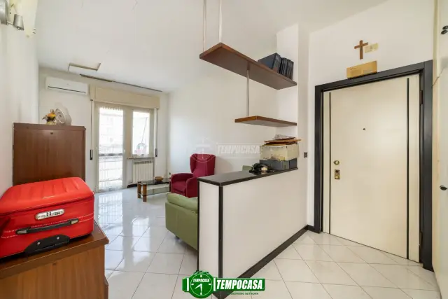 2-room flat in Via Sondrio, Melzo - Photo 1