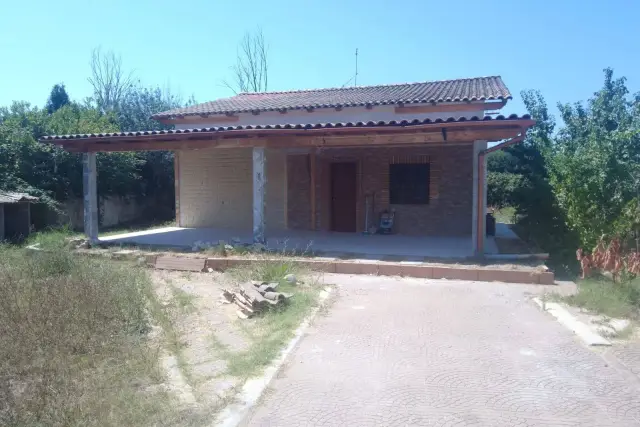 Villa in Via delle Orchidee, Aprilia - Foto 1