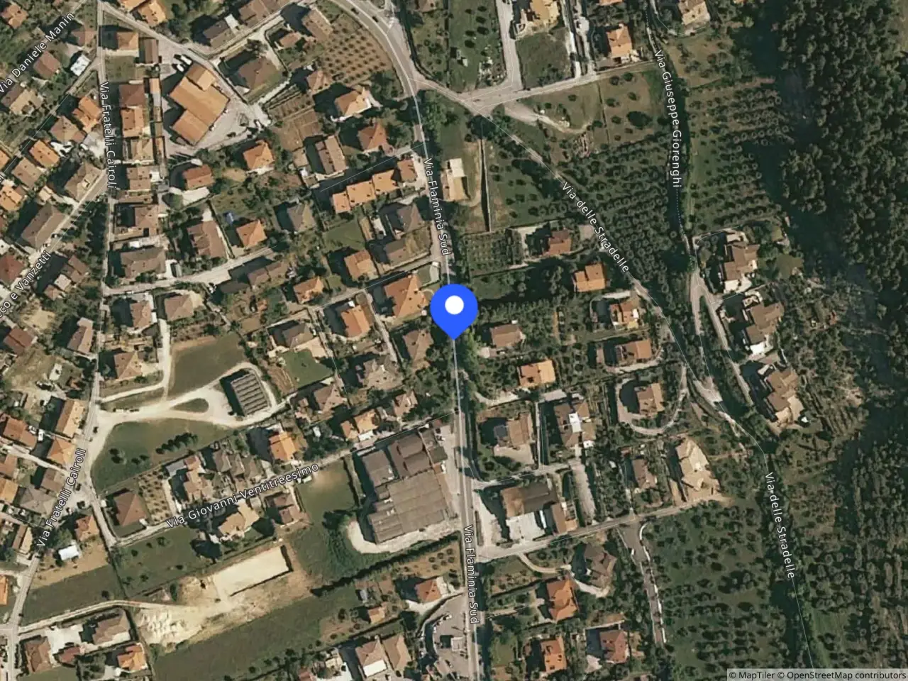 Fabbricato misto in Via Flaminia 188,500 Km, Gualdo Tadino, {3} - Foto 1
