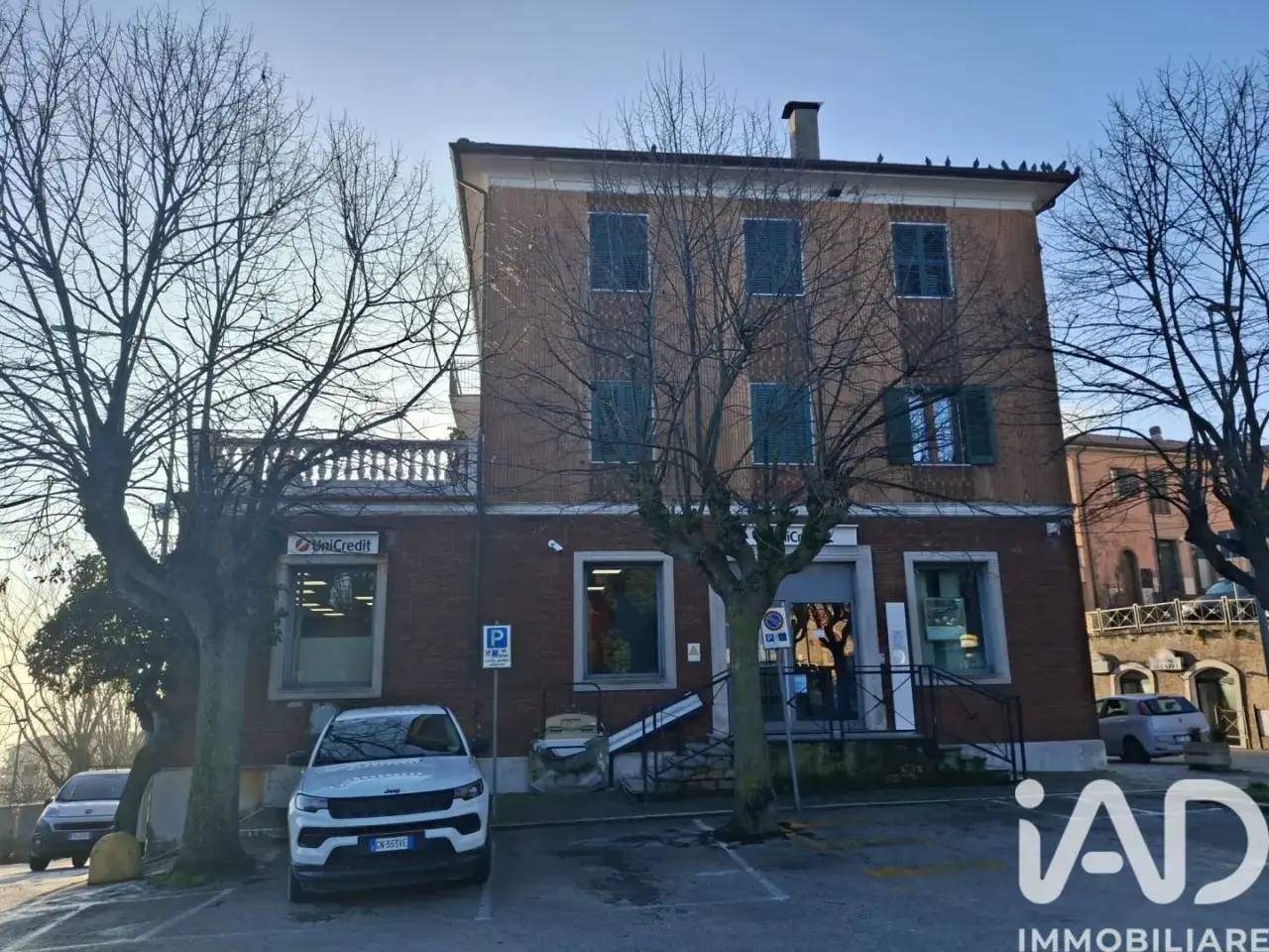 Ufficio in Piazza Don Minzoni 11, Castelfidardo, {3} - Foto 1