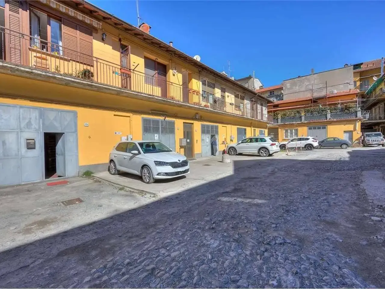 Magazzino in Via Bellinzona, 307, Como, {3} - Foto 1