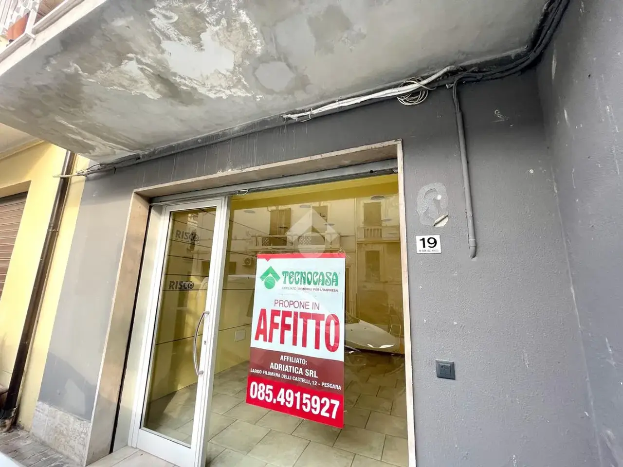 Negozio in Via Duca degli Abruzzi 19, Cepagatti, {3} - Foto 1