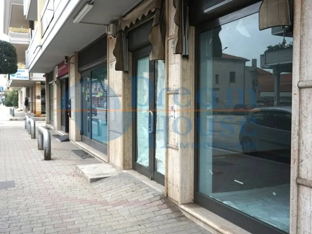 Esercizio commerciale in Via Roma 182, Martinsicuro, {3} - Foto 2