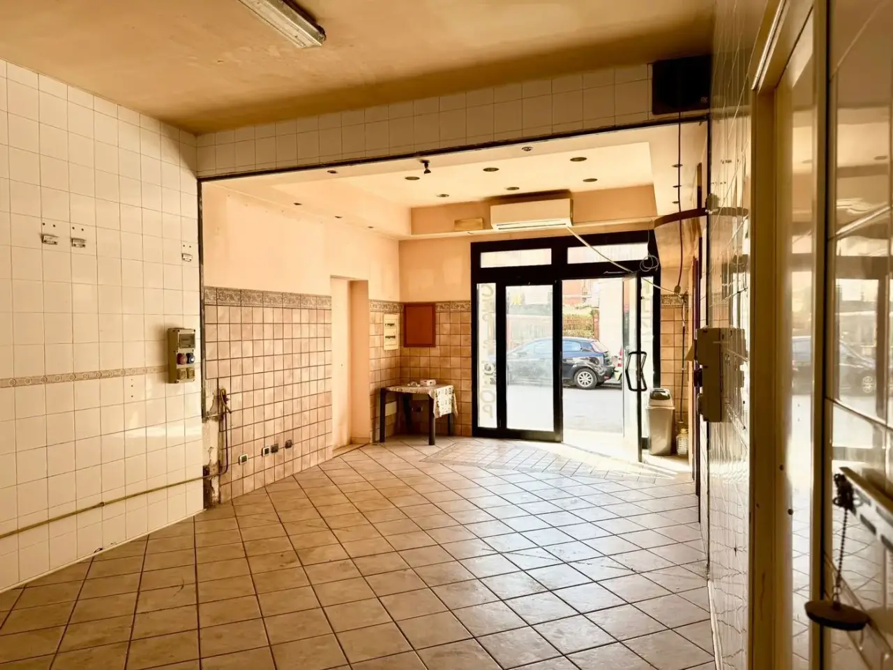 Esercizio commerciale in Via Francesco di Benedetto 263, Roma, {3} - Foto 2