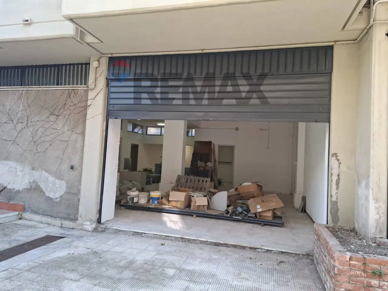 Negozio in Via Antonio Gramsci 4-4a, Aci Castello, {3} - Planimetria 1
