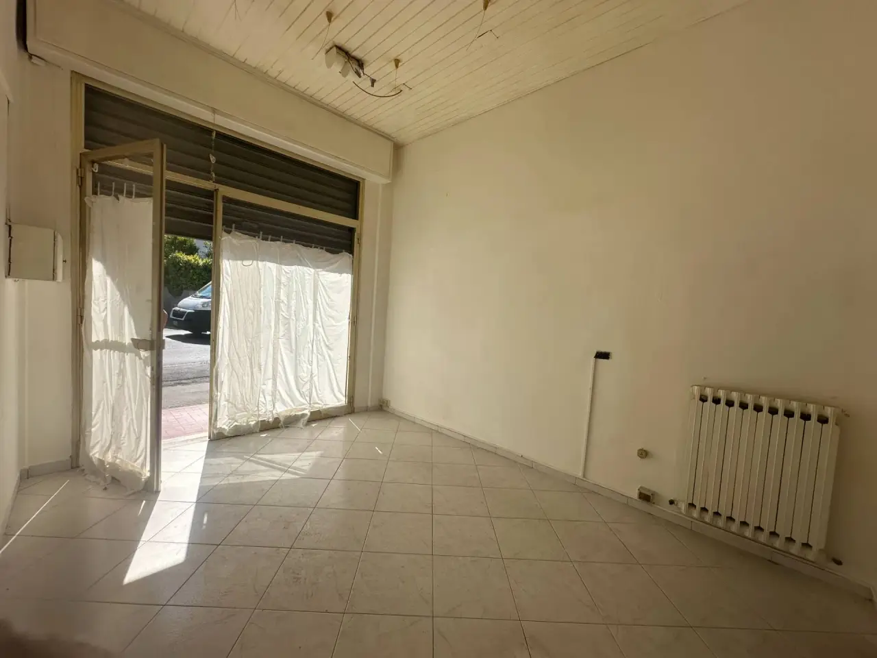 Esercizio commerciale in Via del Centenario 23, Porcari, {3} - Foto 1