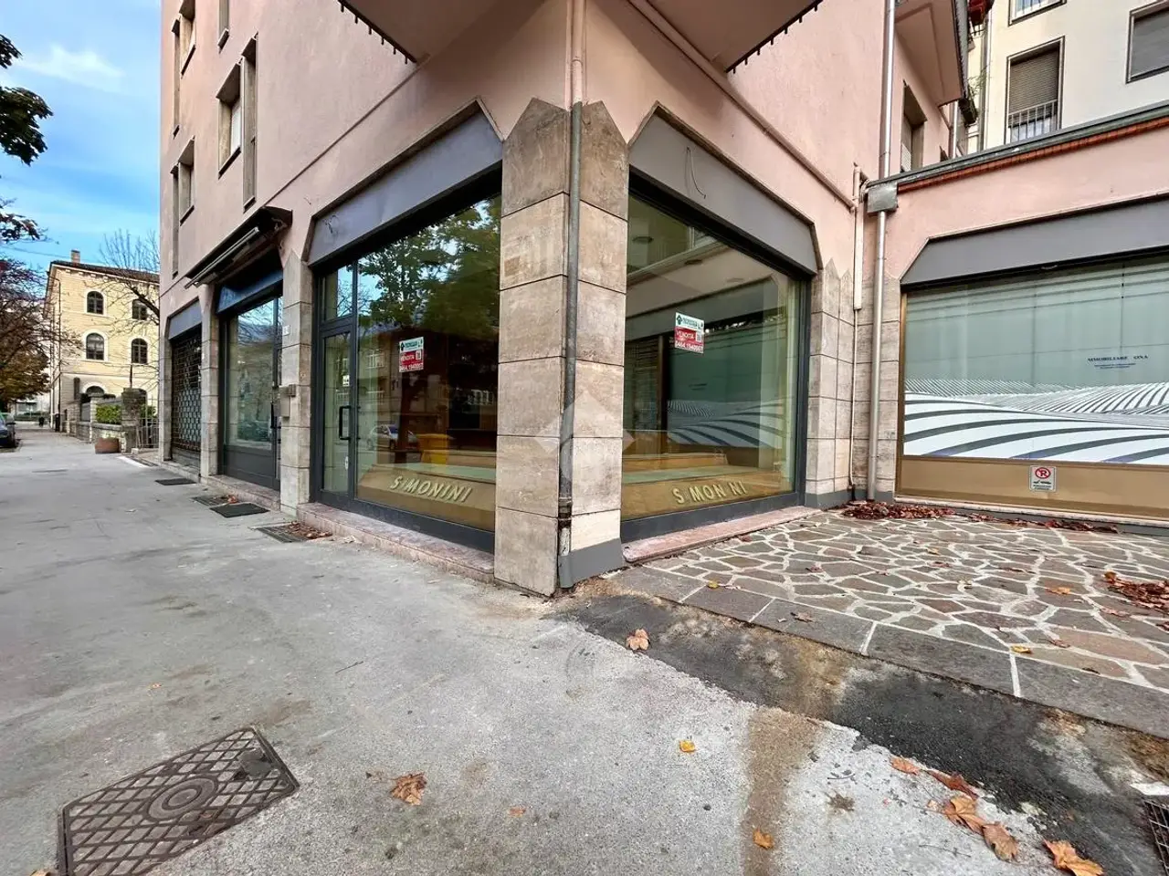 Negozio in Via Nicolò Tommaseo 1, Rovereto, {3} - Foto 1
