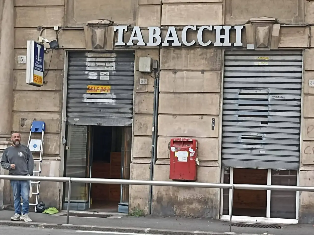 Negozio in Via Anton Giulio Barrili 35r, Genova, {3} - Foto 1