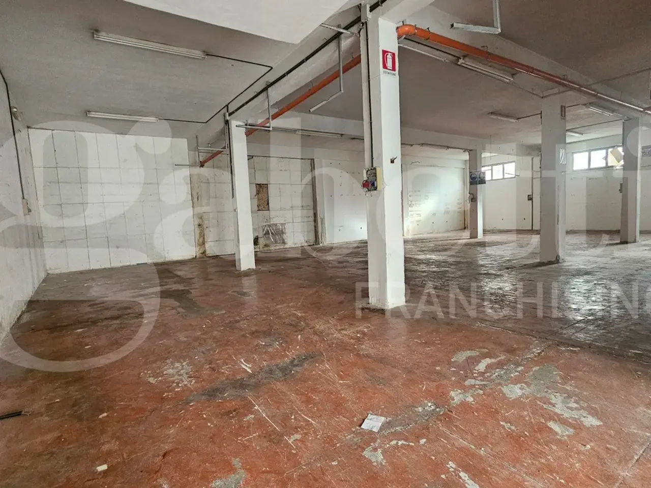 Magazzino in Via Vincenzo Piazza Martini  2/4, Palermo, {3} - Foto 2