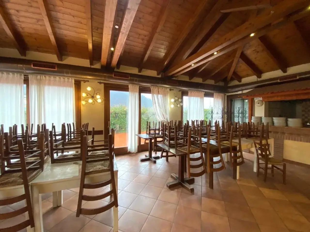 Palazzina commerciale in Via Euganea Bresseo 50, Teolo, {3} - Foto 2