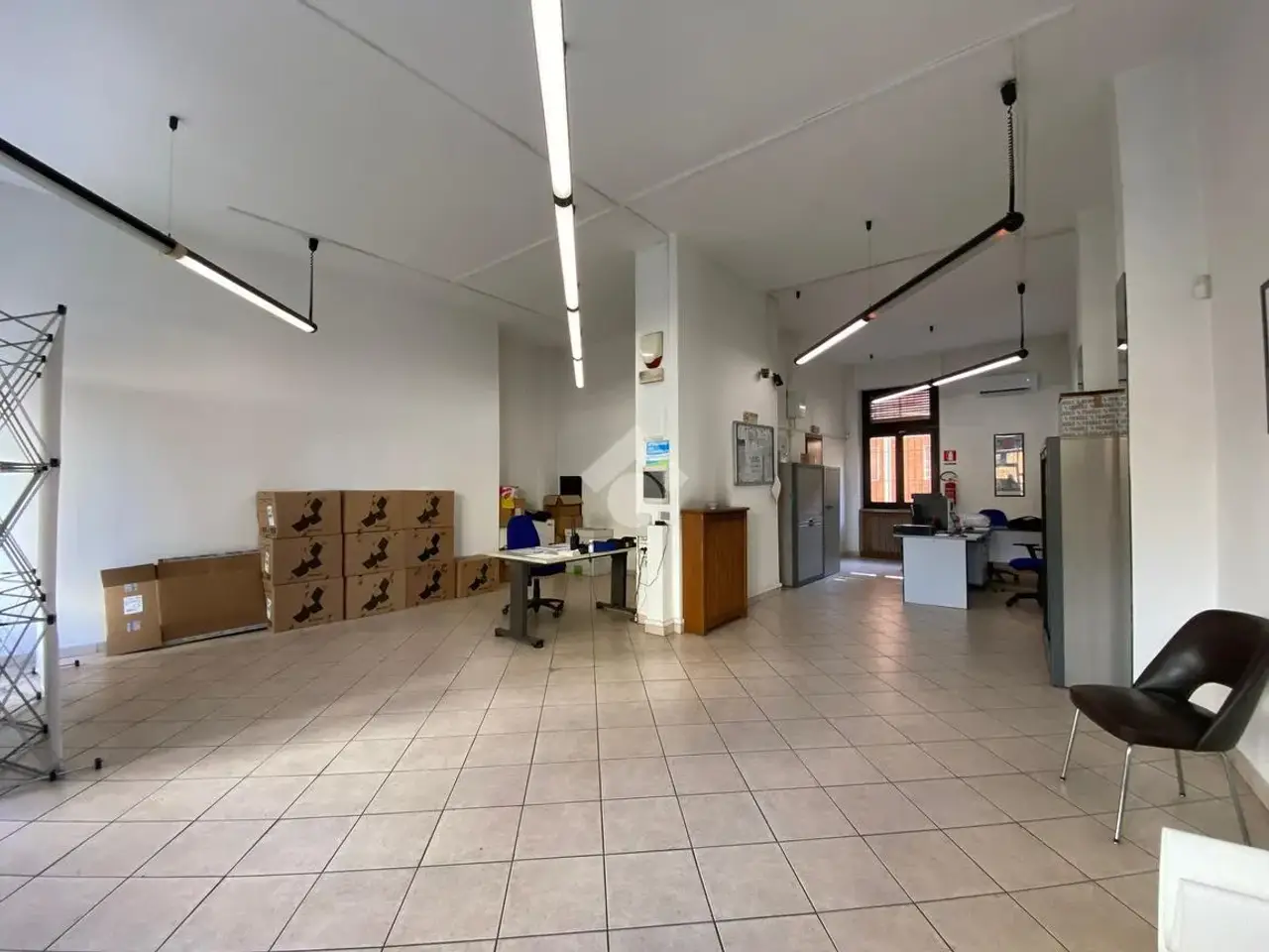 Negozio in Viale Dante Alighieri 24, Novara, {3} - Foto 1