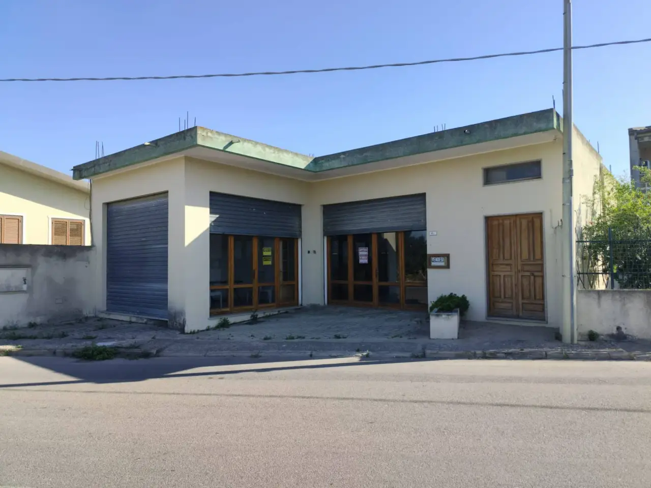 Negozio in Via G.M. Angioy, Sanluri, {3} - Foto 1