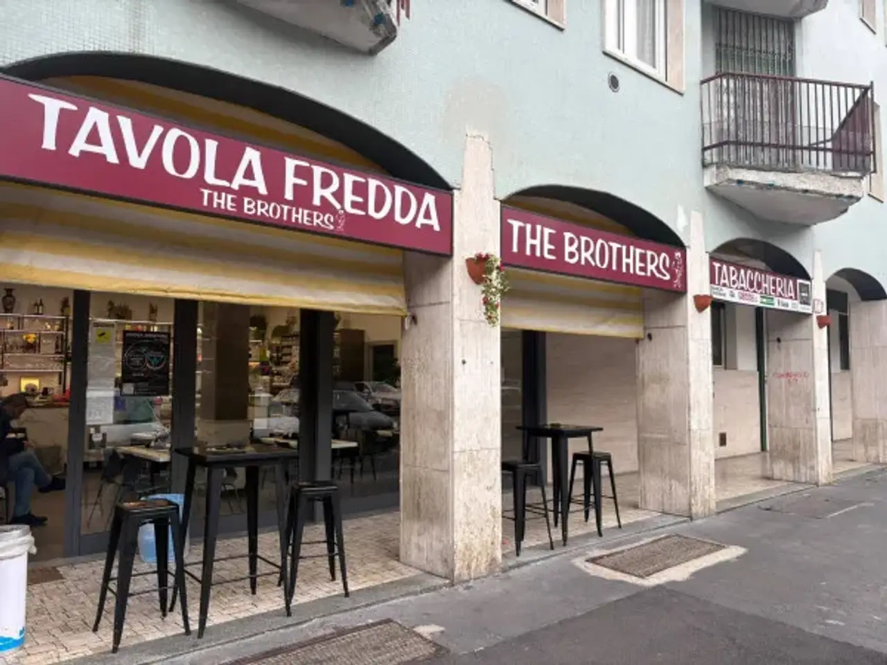 Tabaccheria in Via Mar Nero 5, Milano, {3} - Foto 1