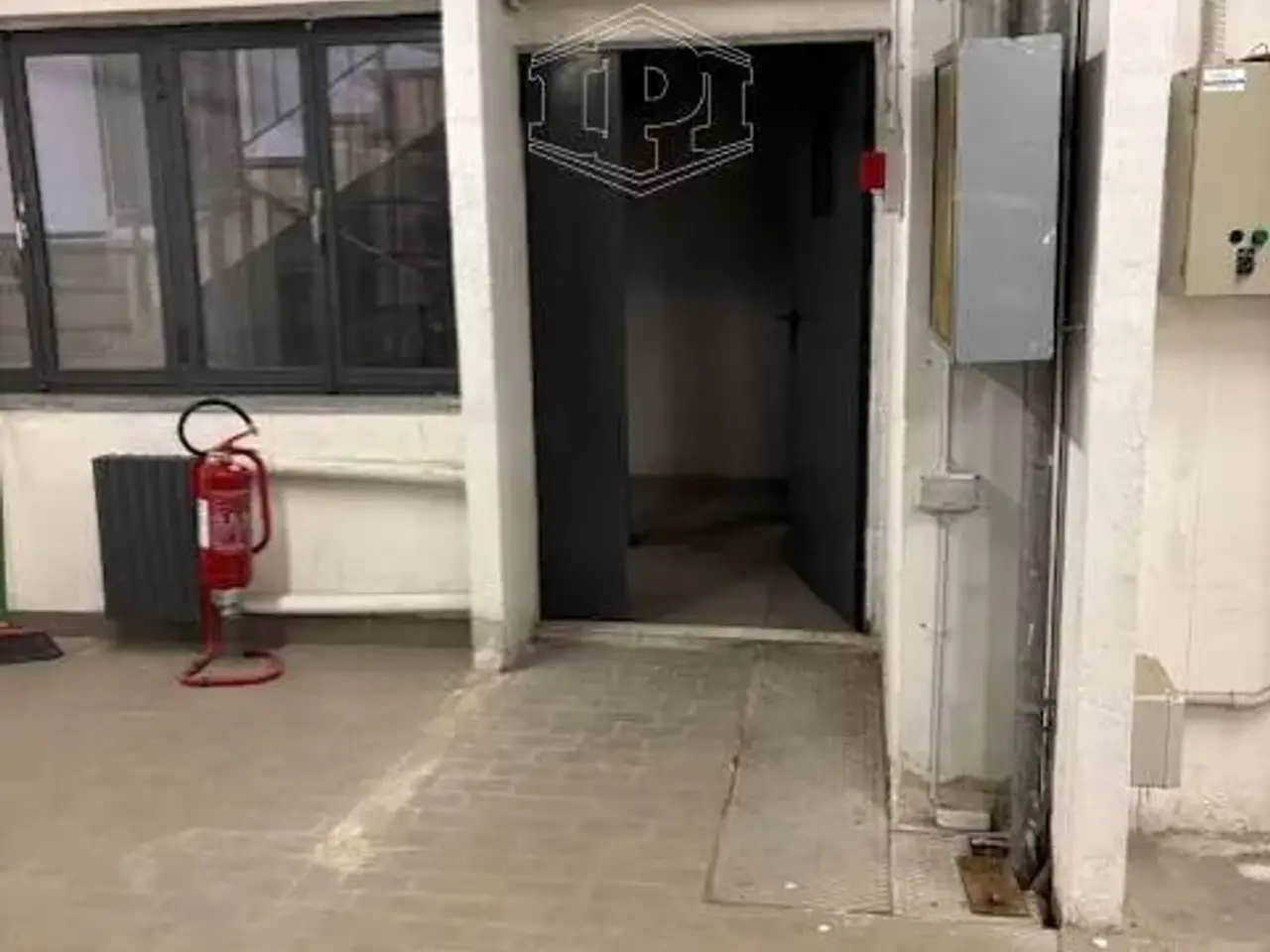 Magazzino in Via Broletto 30, Milano, {3} - Foto 1